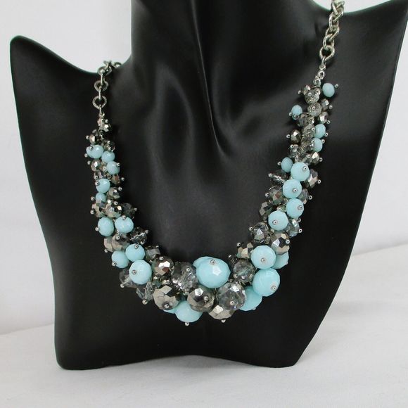 Sparkling Aqua and Iridescent Beautifully Faceted Beaded Necklace by Vera Wang - Picture 3 of 5